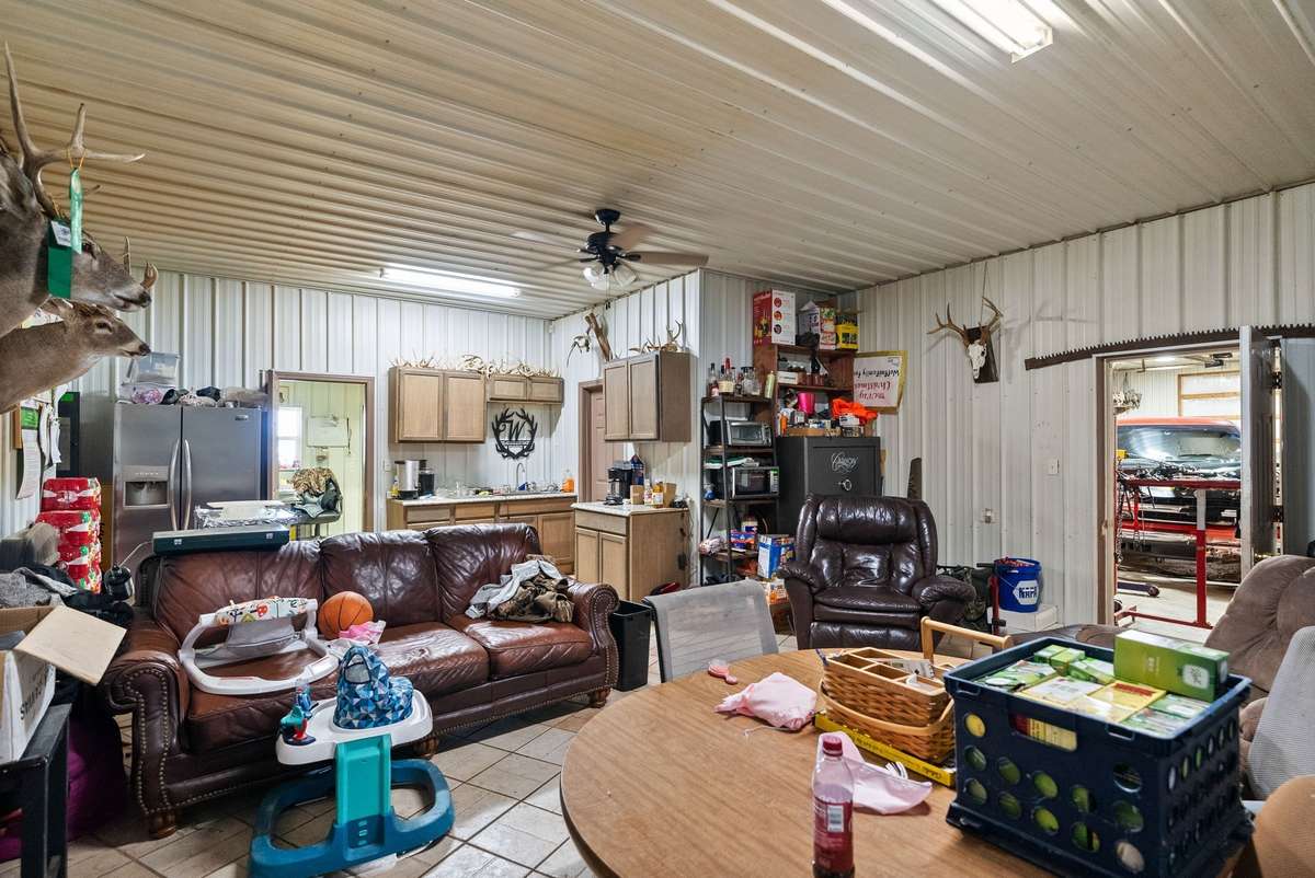 800 sf Office space in the shop that inlcudes 1 1/2 baths.