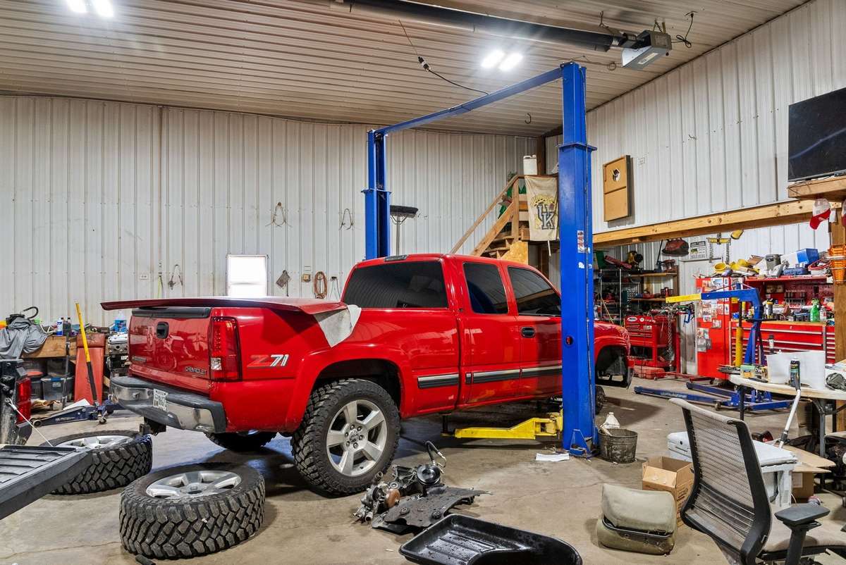 Additional interior picture of the shop