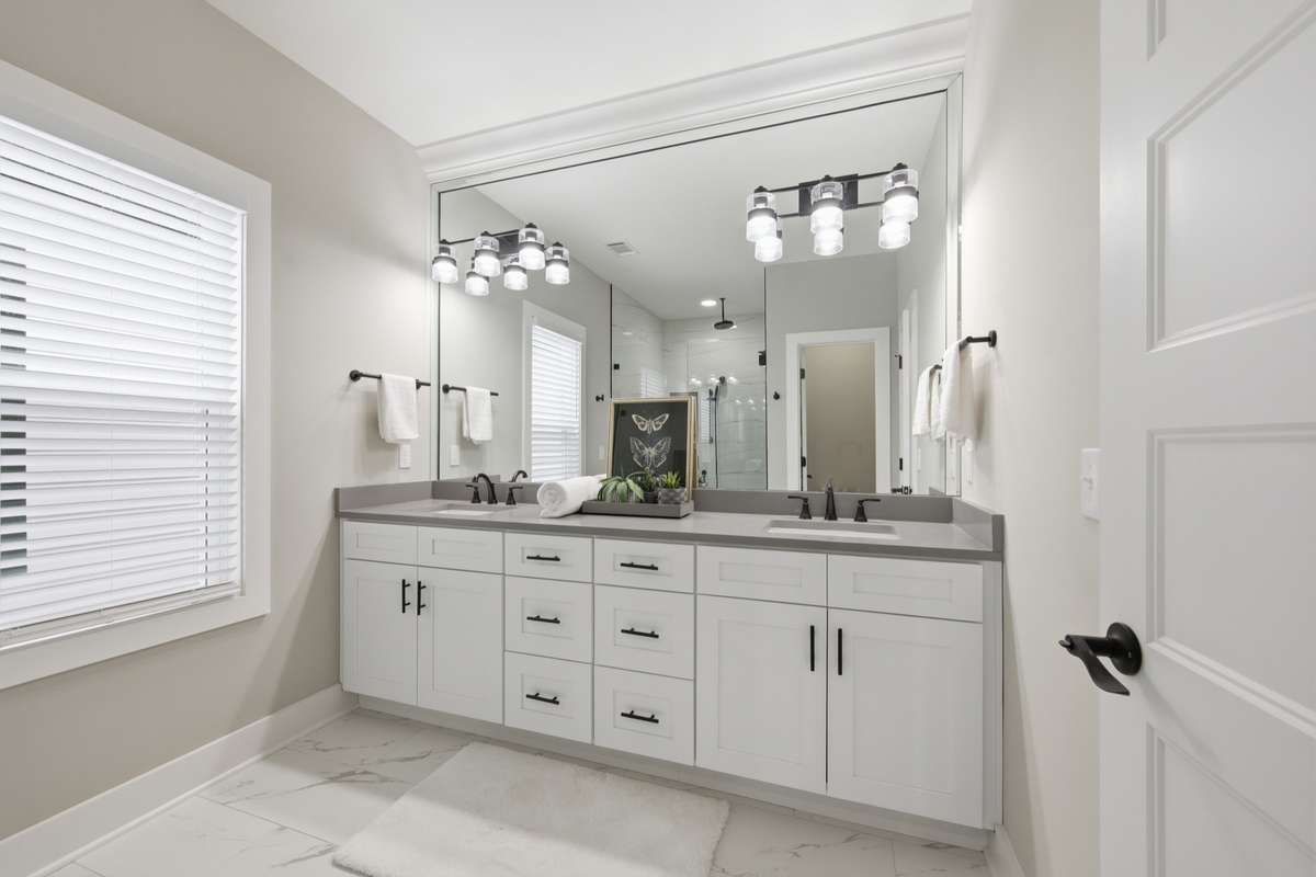 Luxurious en-suite primary bathroom - this could be in a magazine!