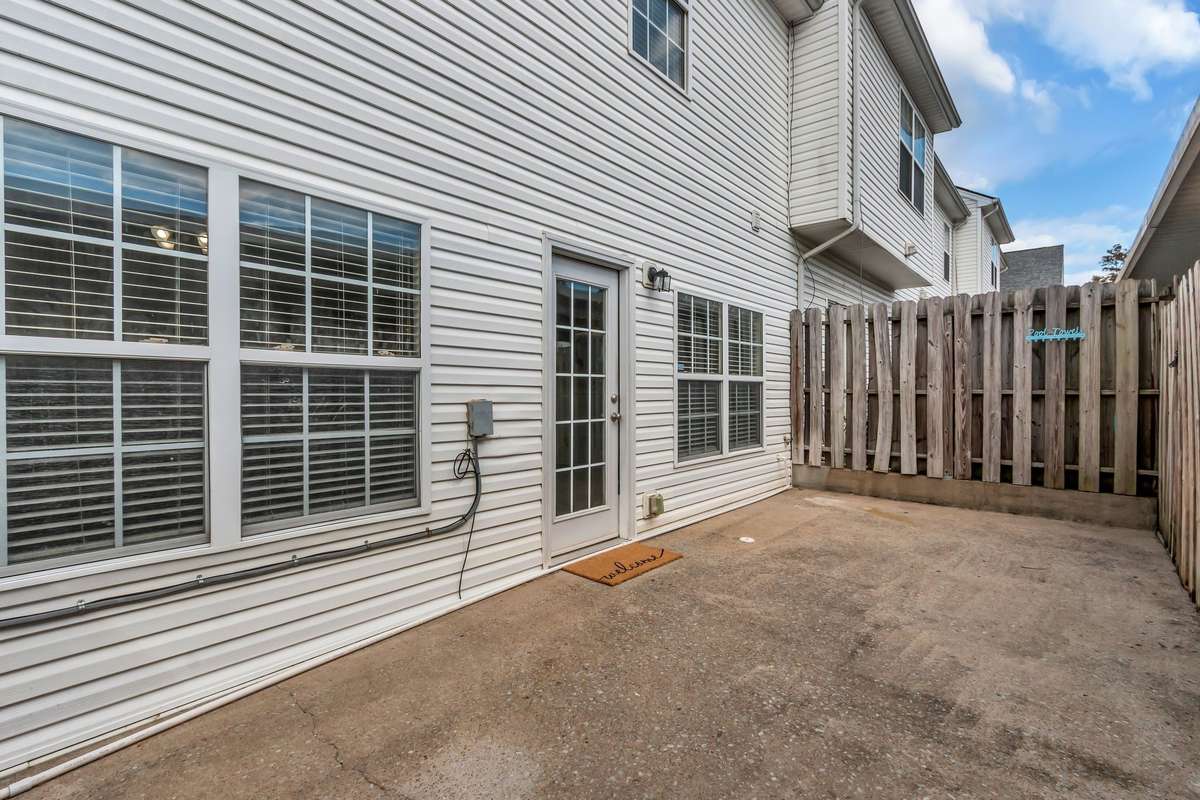 Spacious and Private enclosed patio