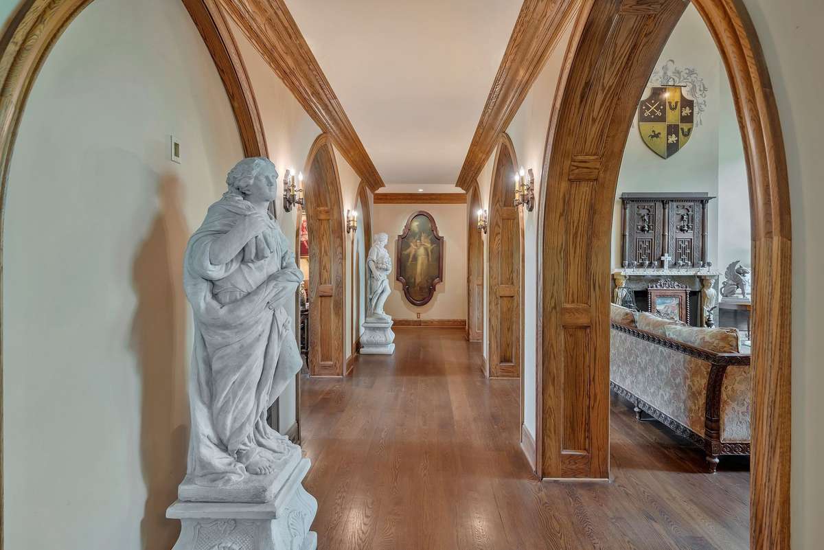 Hallway leading to the Main bedroom