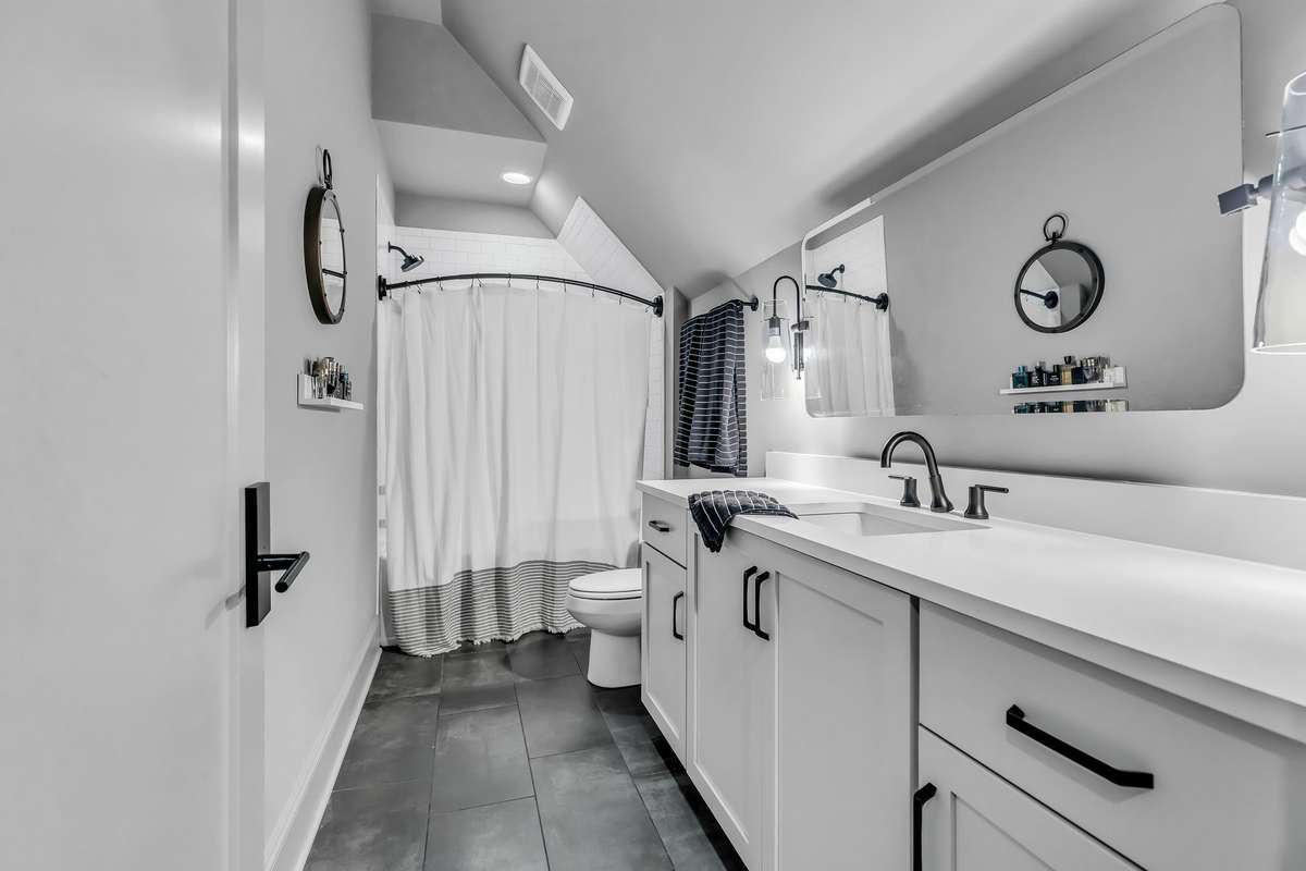 Upstairs BR suite bath.