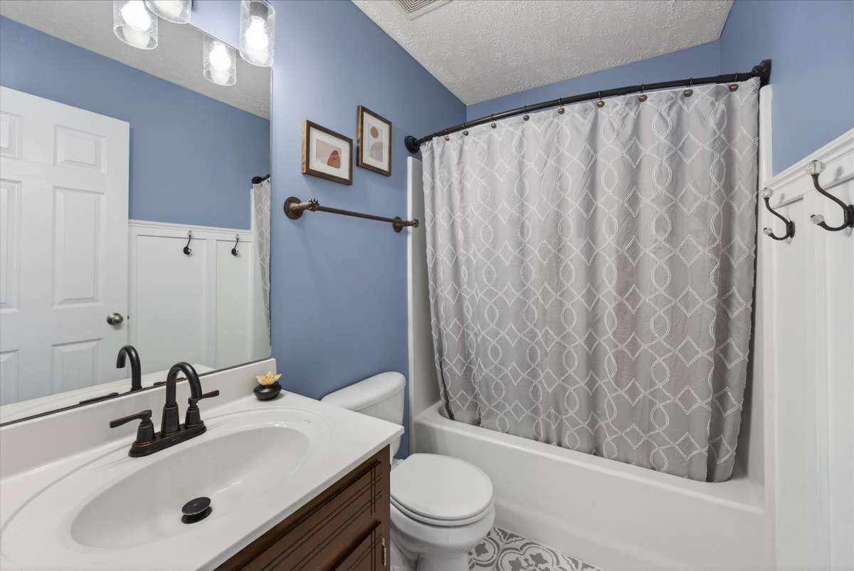 Full Bathroom