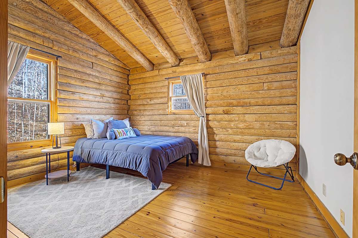 Bedroom 3 w/vaulted ceiling