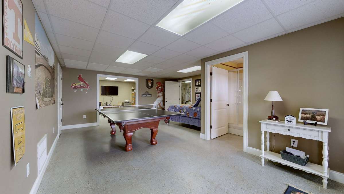 Basement flex space that could be a game room, extra bedroom, or 2nd living room.