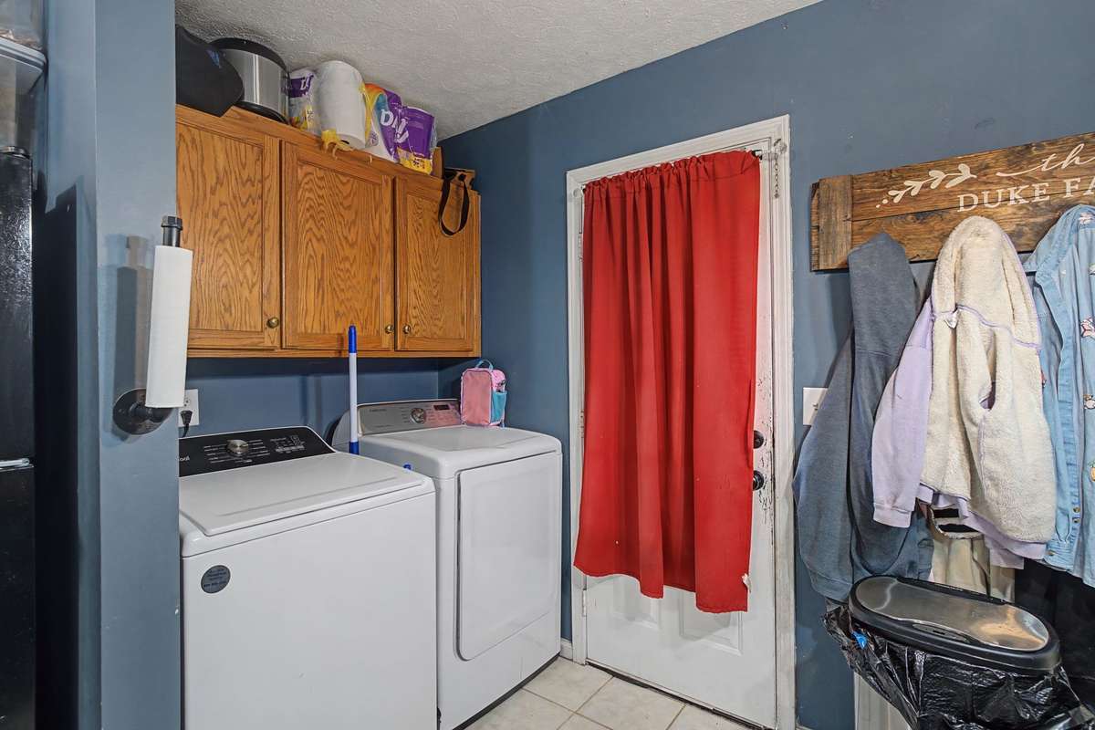 #1117 Washer Dryer(tenant Owned) does not convey