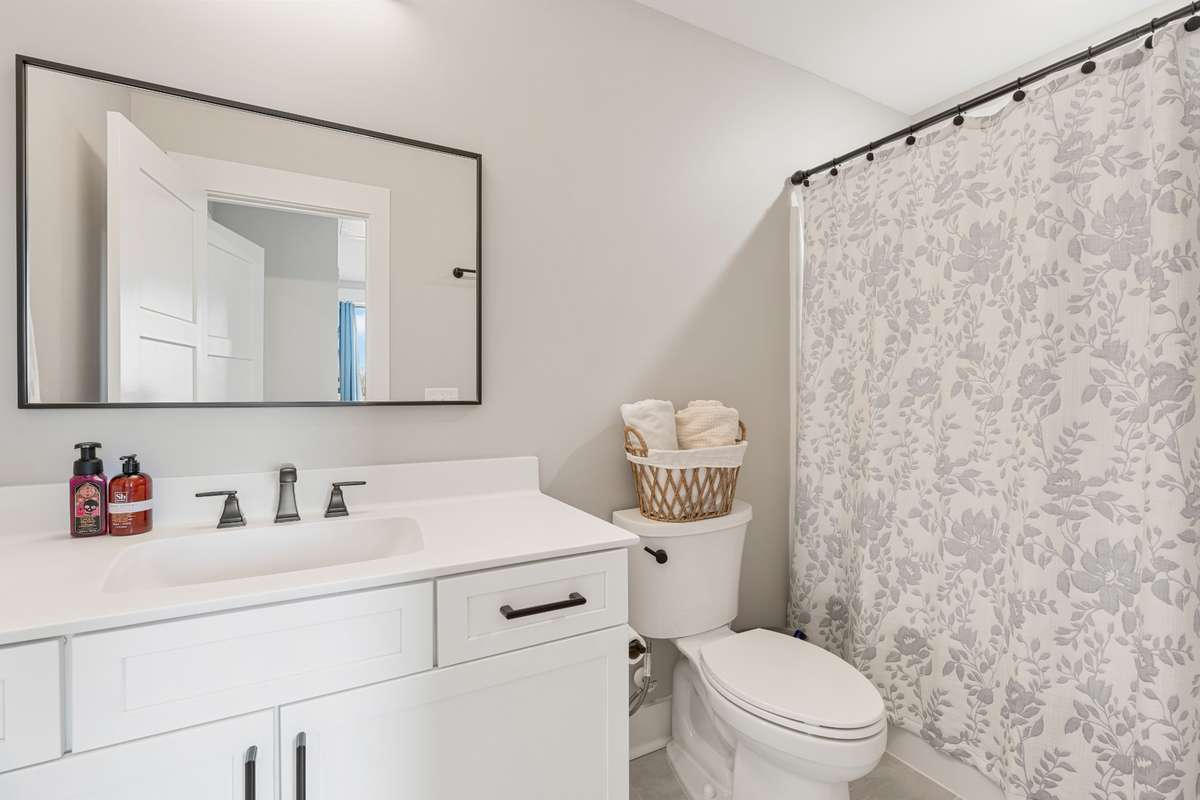 Ensuite bathroom for bedroom 4