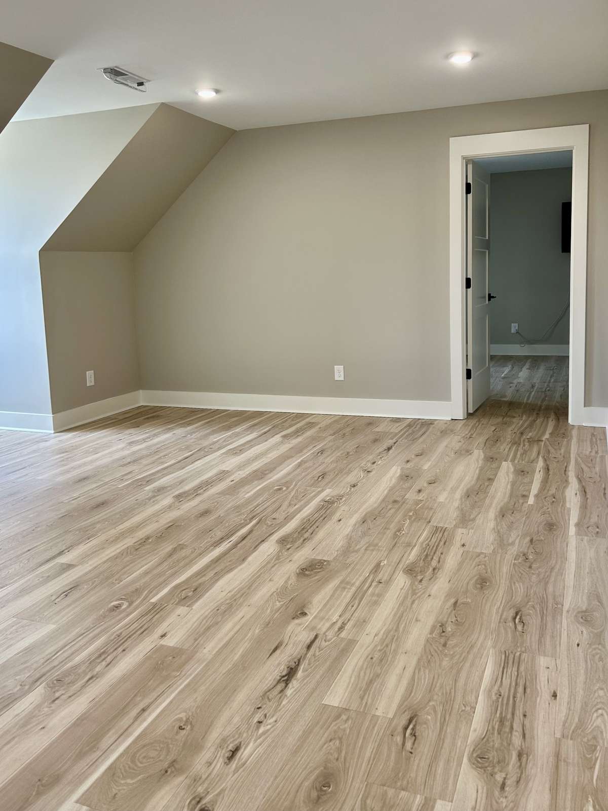 Empty bonus room
