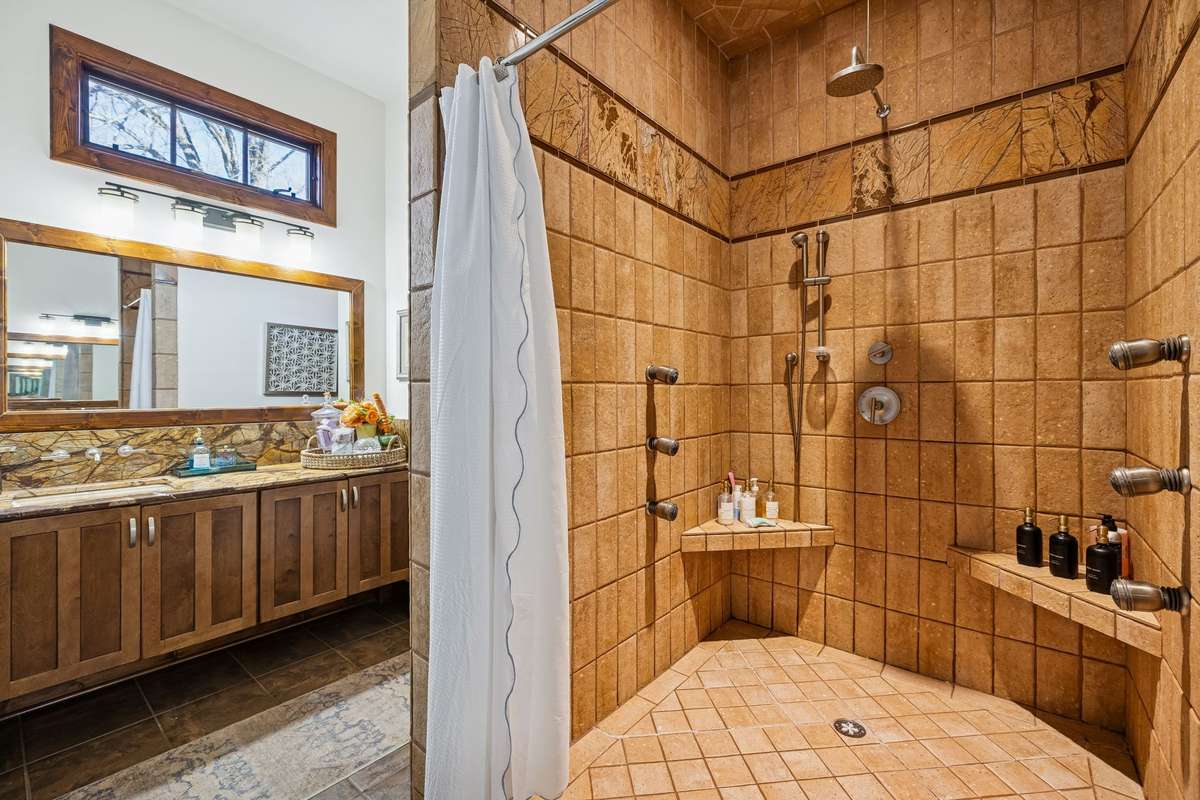 Owner Suite Bath.