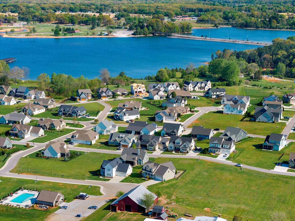 Prime location near Tim’s Ford Lake with scenic surroundings and easy access to water activities and outdoor recreation.