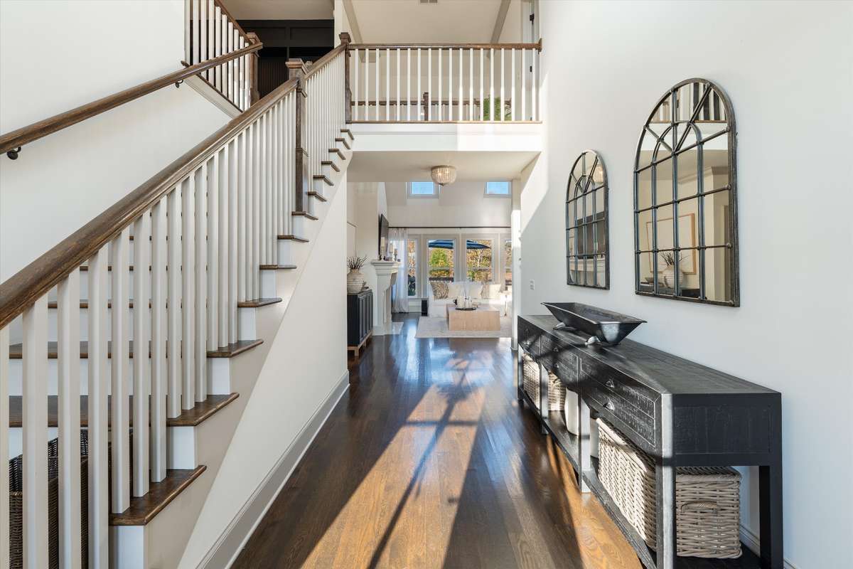 Foyer Entryway with 20' ceilings