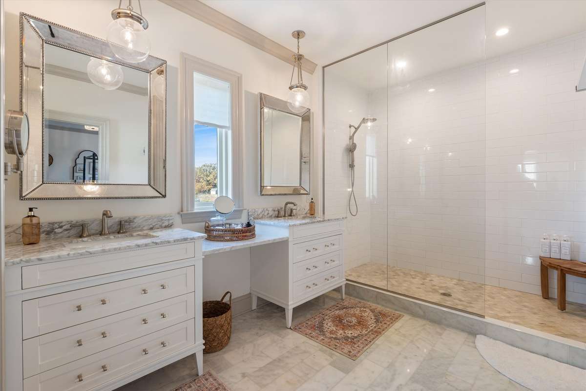 Enormous walk-in shower