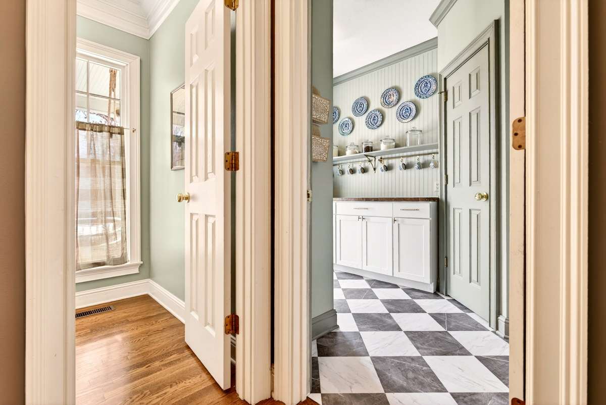 Entrance to Scullery and 1/2 bath