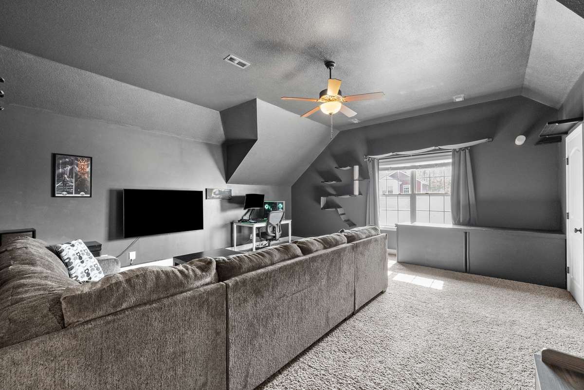 Huge bonus room! Please note: the pictures are reading more gray...but this room is BLACK and actually awesome.