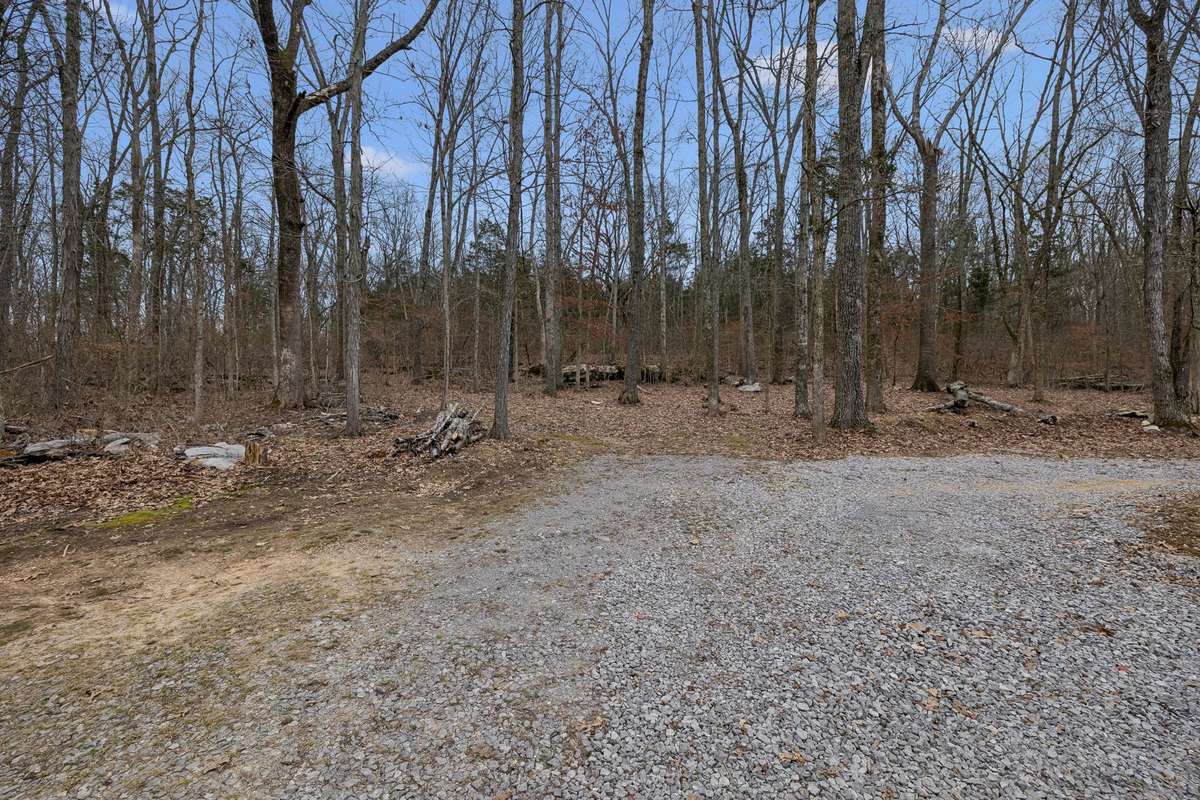 Don’t miss your chance to own land near Old Hickory Lake with recreation literally across the
street! 3726 Benders Ferry Rd, Mt Juliet, TN 37122