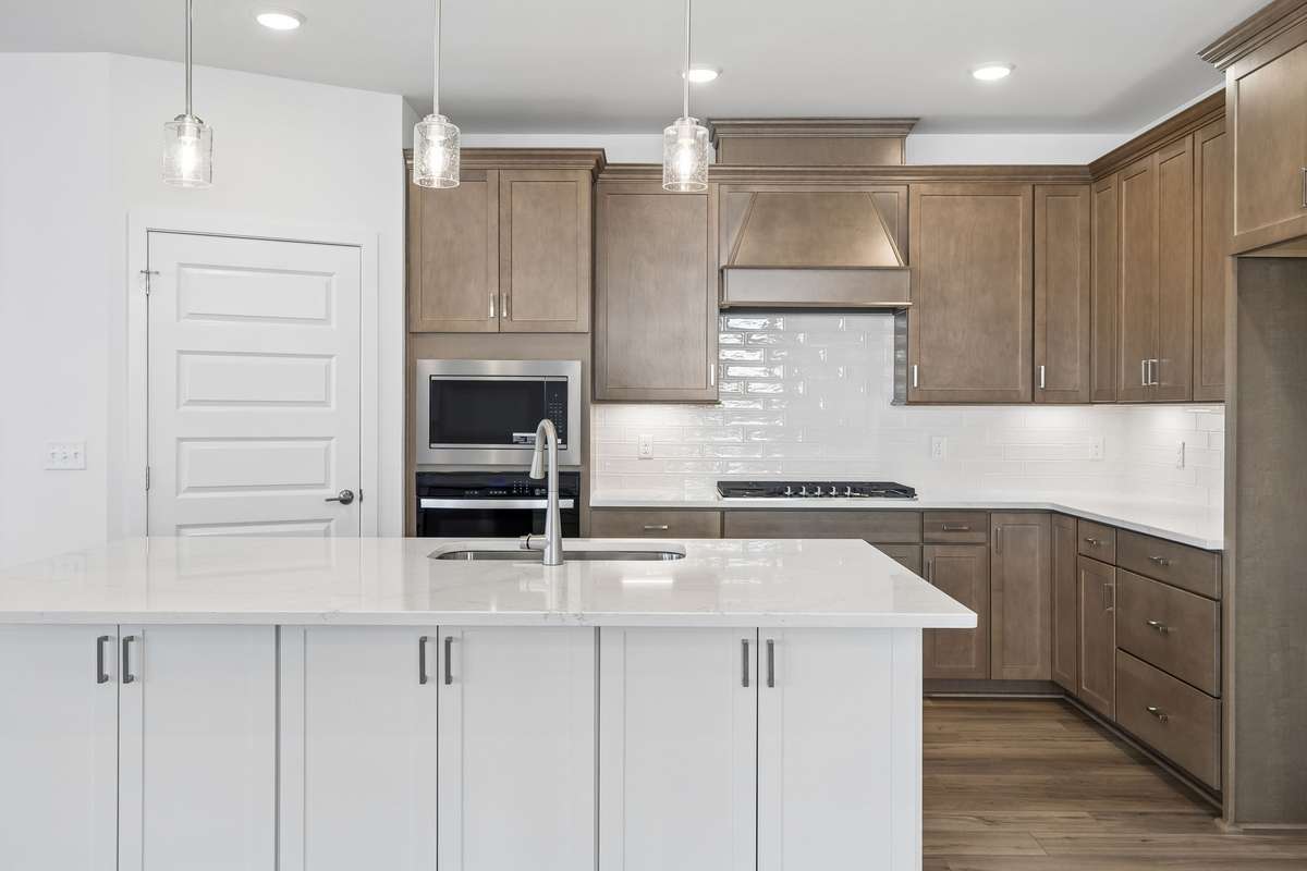 Sooo many cabinets:)