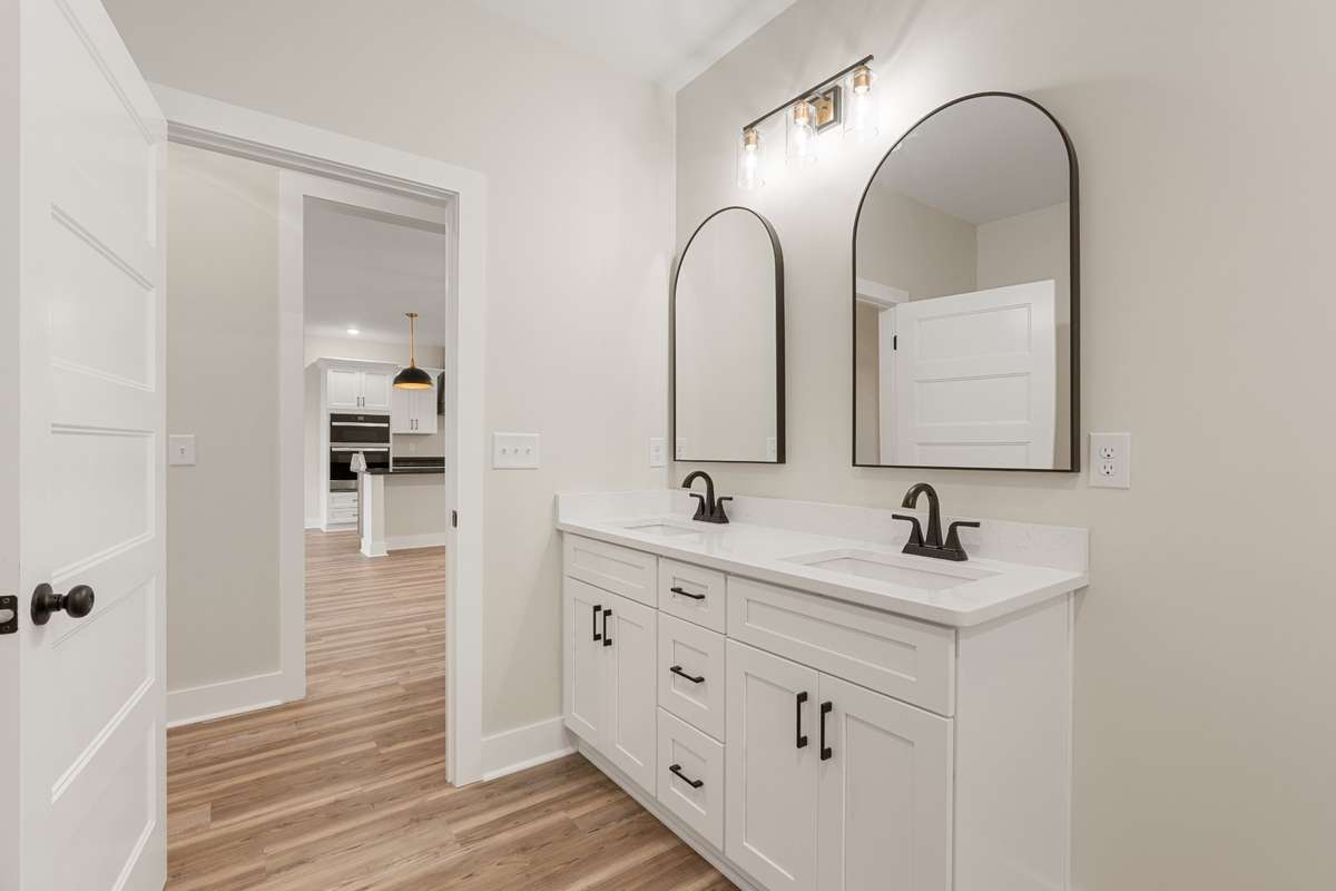 2nd Bathroom