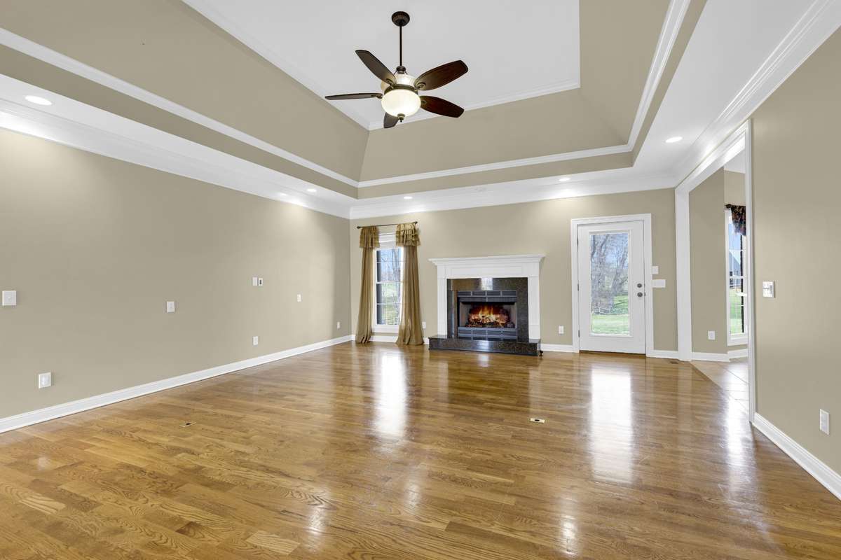 Living Room (without furniture)