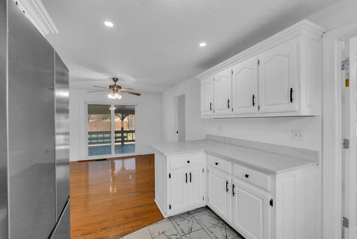 Kitchen/ Dinning room