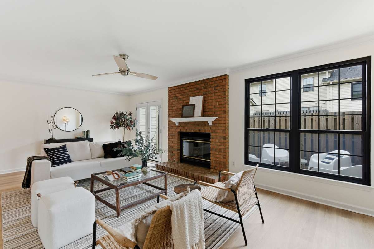 Gas fireplace