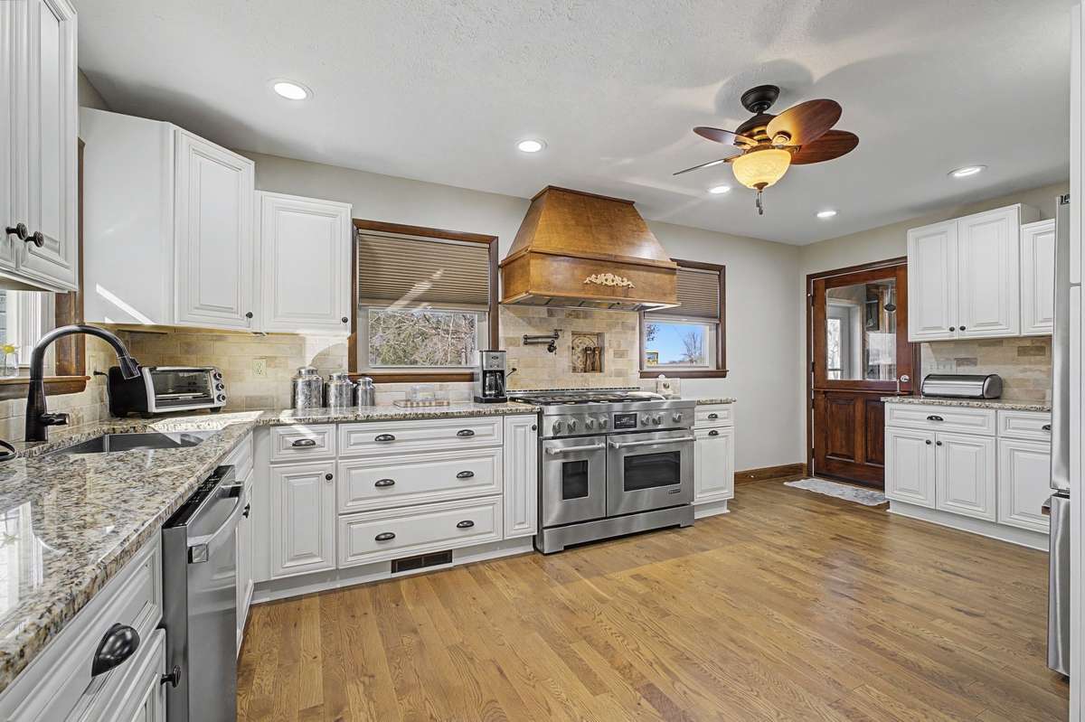 Upgraded Stainless Steel Package*Full Granite Package