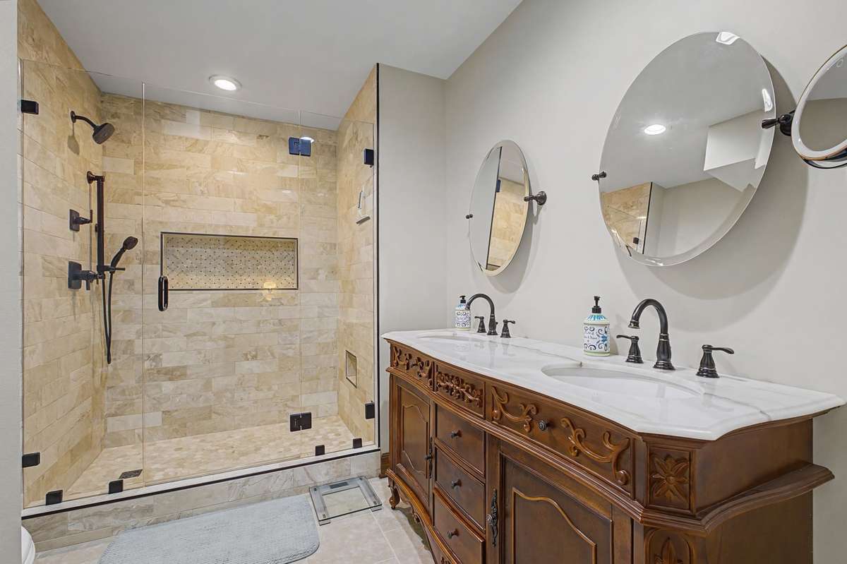 Floor to Ceiling Tile Shower w/ Bench
