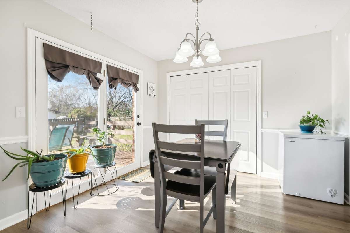 Sunny dining area off the living space, great for family meals or casual gatherings.