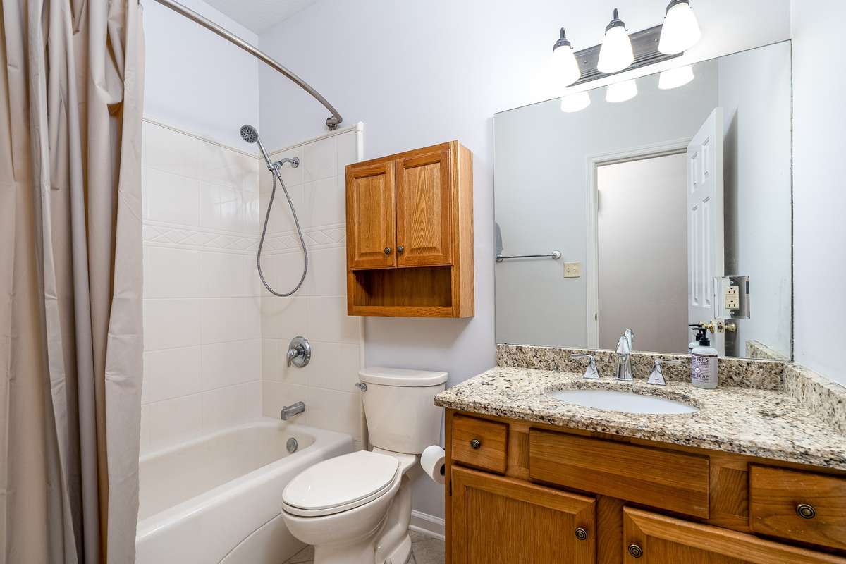 Hallway Bath with Tub/Shower Combo