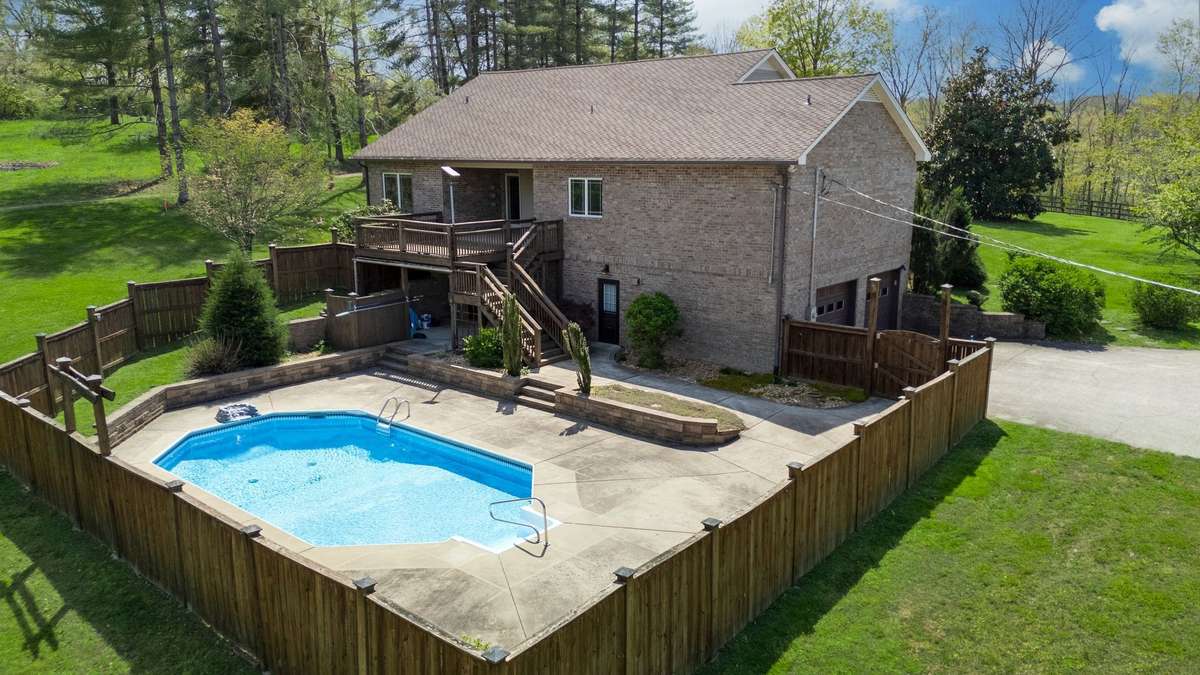 NOTE: Green Grass Edits on Exterior Photos