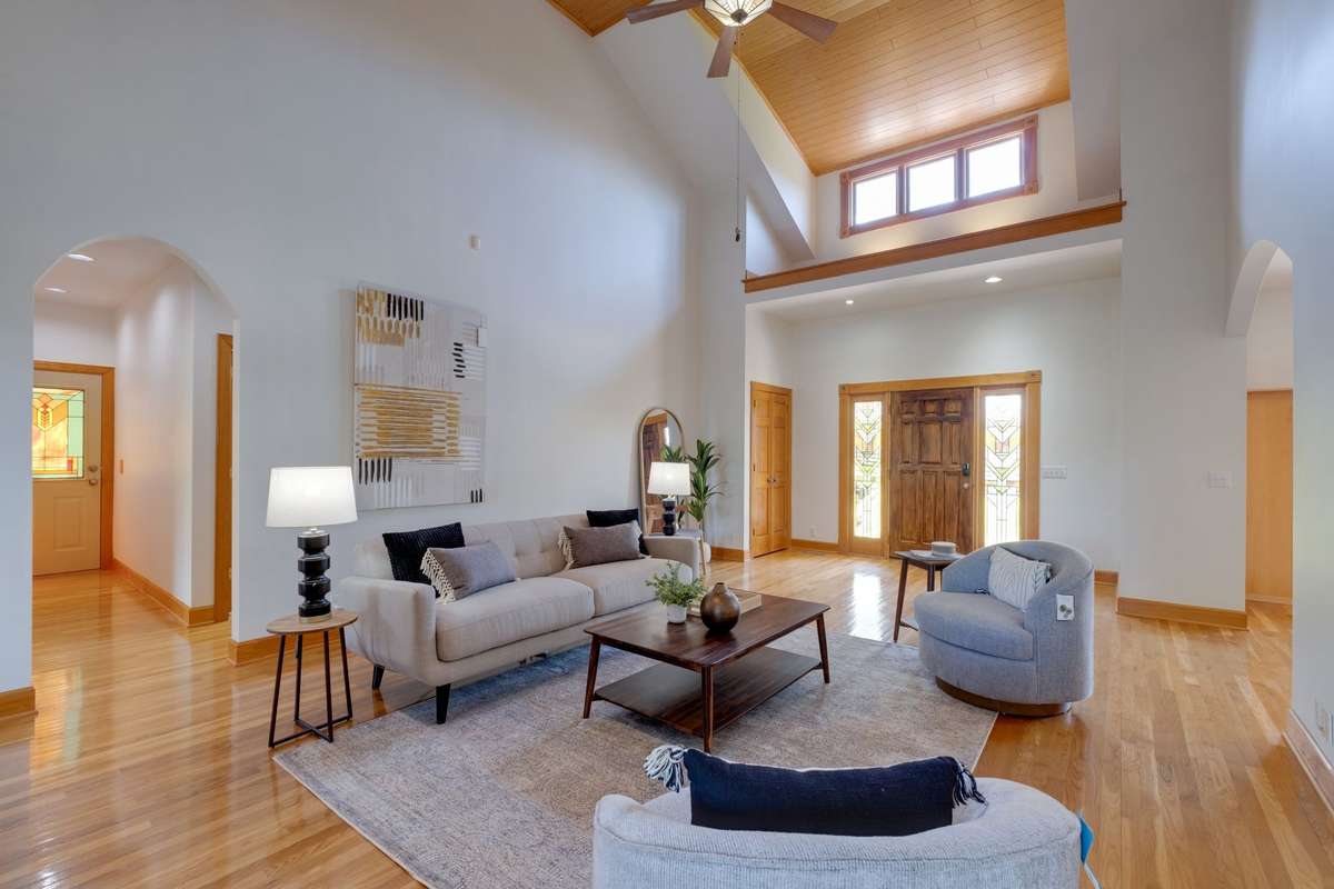 **Cathedral Ceiling & Hardwood Floors**