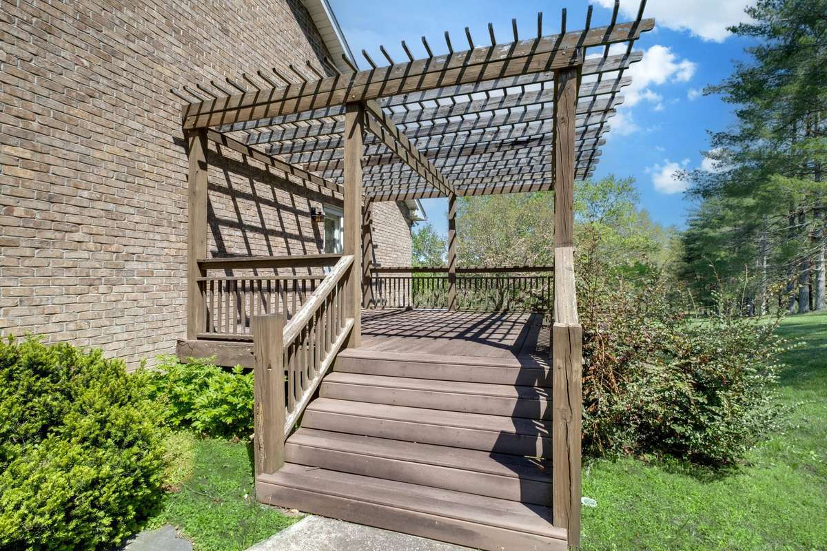 NOTE: Green Grass Edits on Exterior Photos