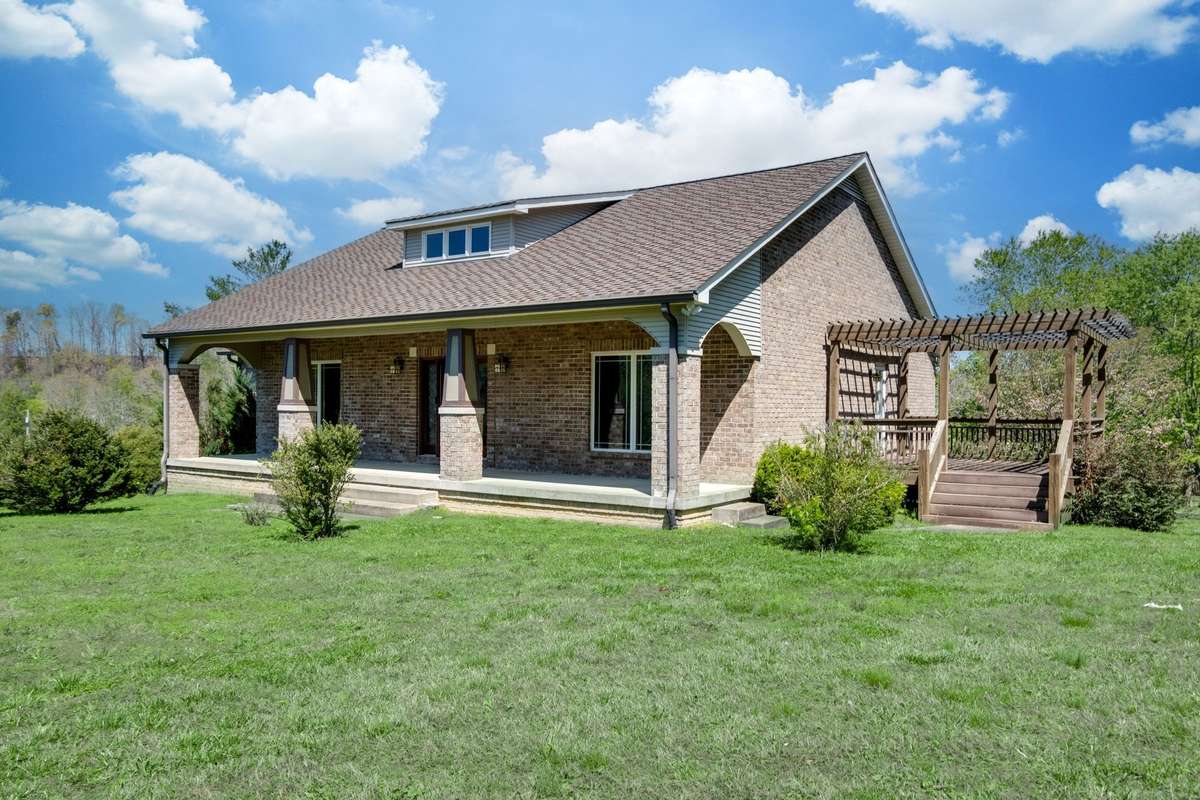 **HOT SELLING AREA WHERE VERY LITTLE INVENTORY BECOMES AVAILABLE!**
NOTE: Green Grass Edits on Exterior Photos