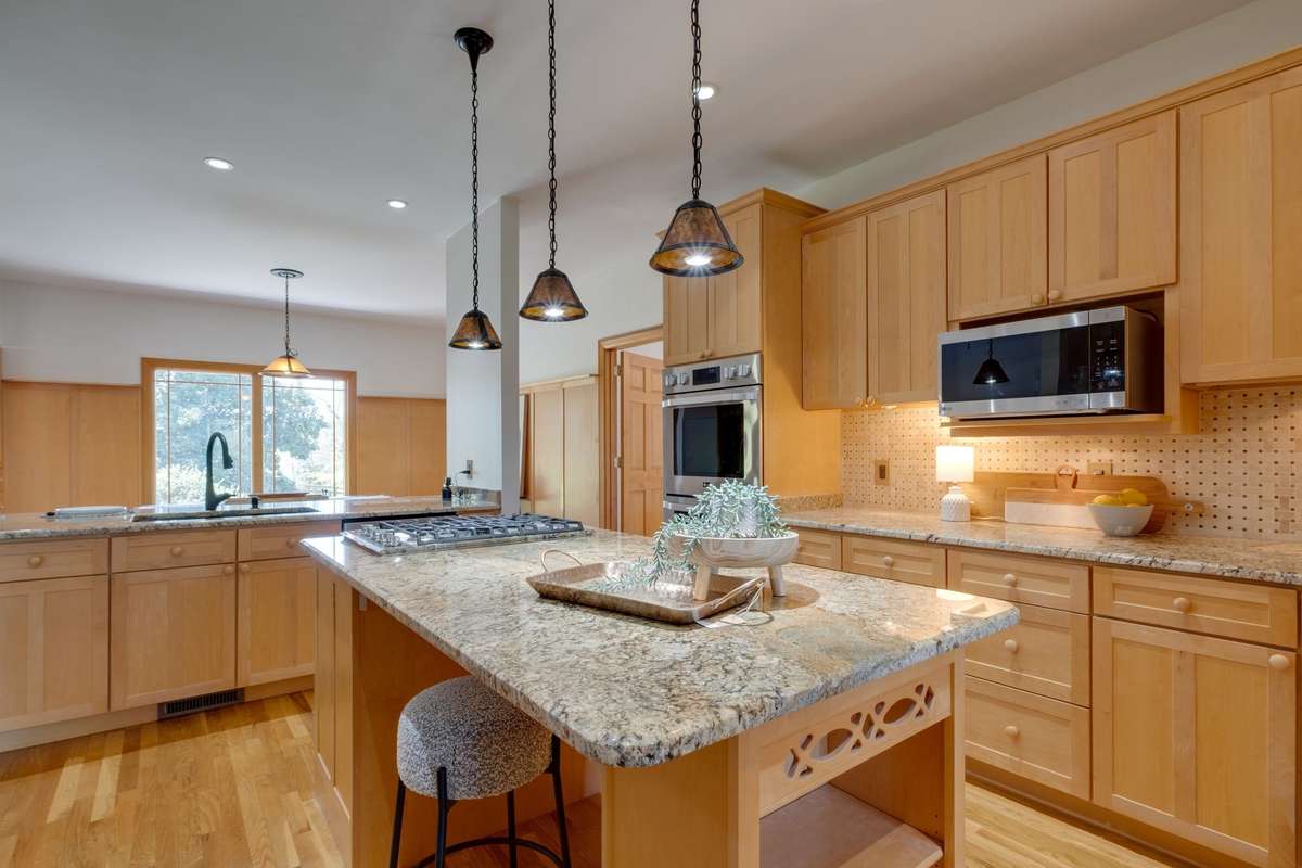 **HOT SELLING AREA WHERE VERY LITTLE INVENTORY BECOMES AVAILABLE!**