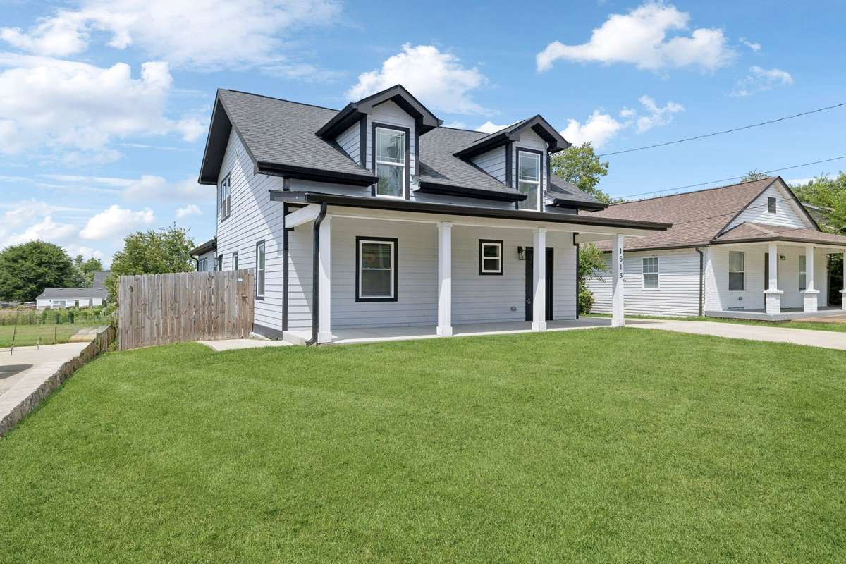 Welcome home to 1613 23rd Ave N.