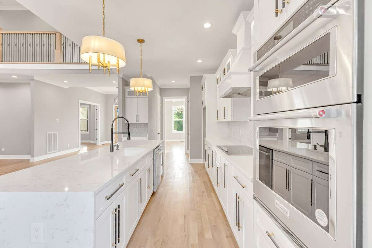Love to cook and entertain? Check out the built in ovens!