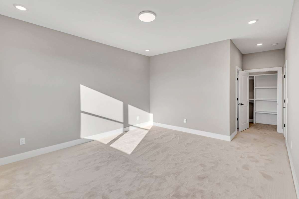 another view of this great bedroom!