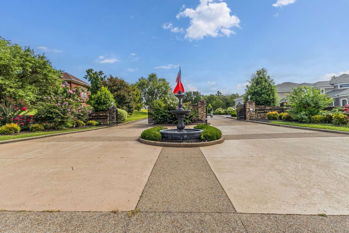 A gorgeous fountain greets you when you enter the neighborhood!