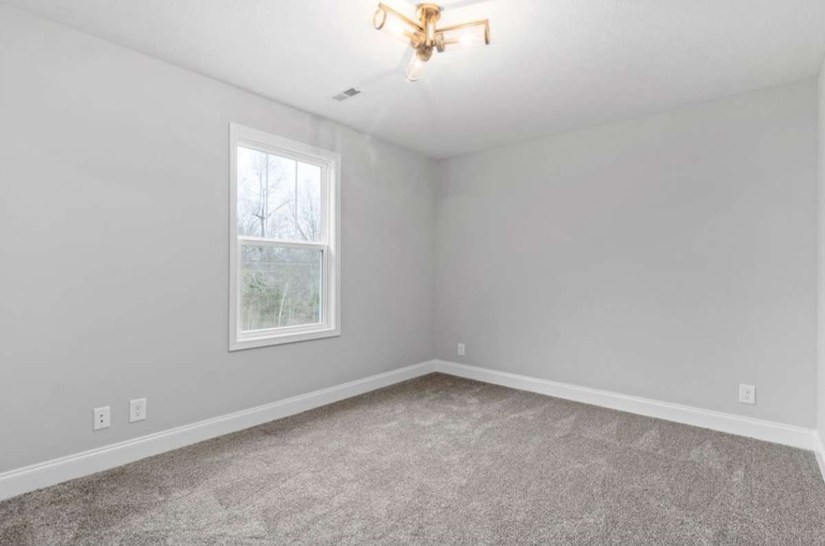 SAMPLE PHOTO ONLY. Elevations, styles, upgrades, selections, and colors may vary.