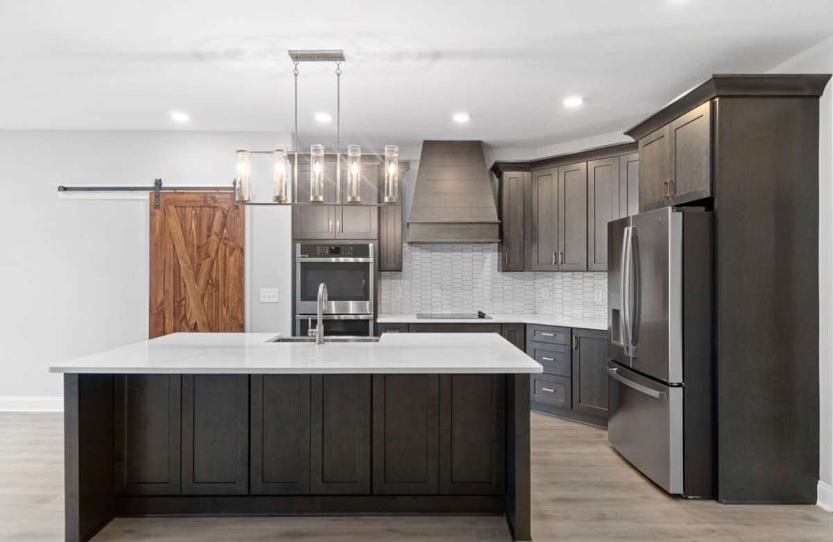 SAMPLE PHOTO ONLY. Elevations, styles, upgrades, selections, and colors may vary.