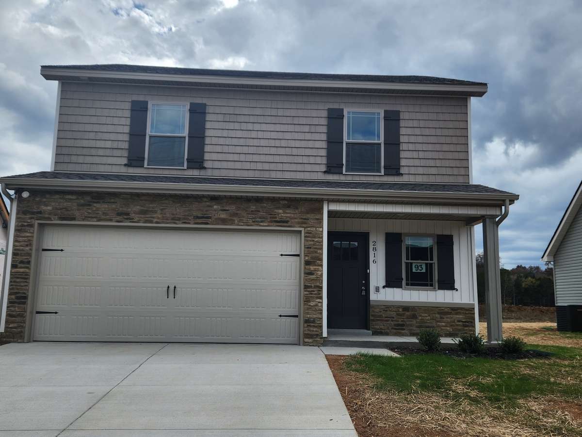2905 VALLEY FARMS DRIVE has a Covered Front Porch and 2 Car Garage.
Picture of Similar House.