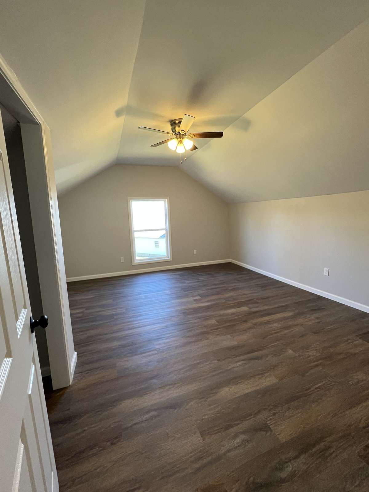 Upstairs bed 4