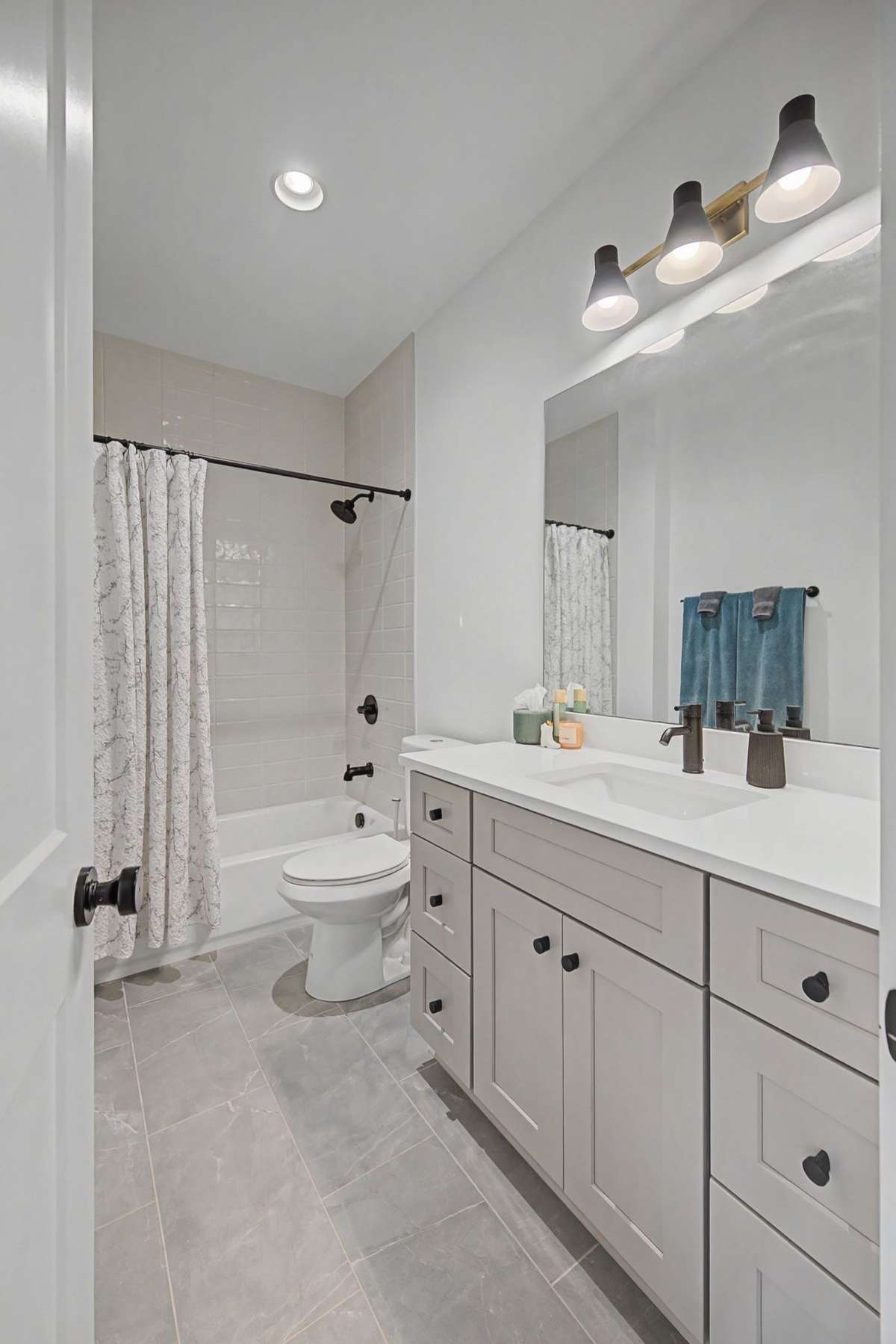 Nice Large En Suite Bathroom with Ample Storage