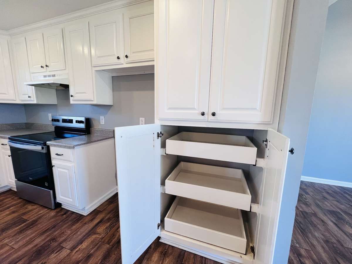 Pull-out shelving for easy storage
