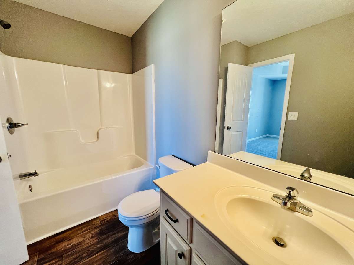 Primary bath with tub/shower combination
