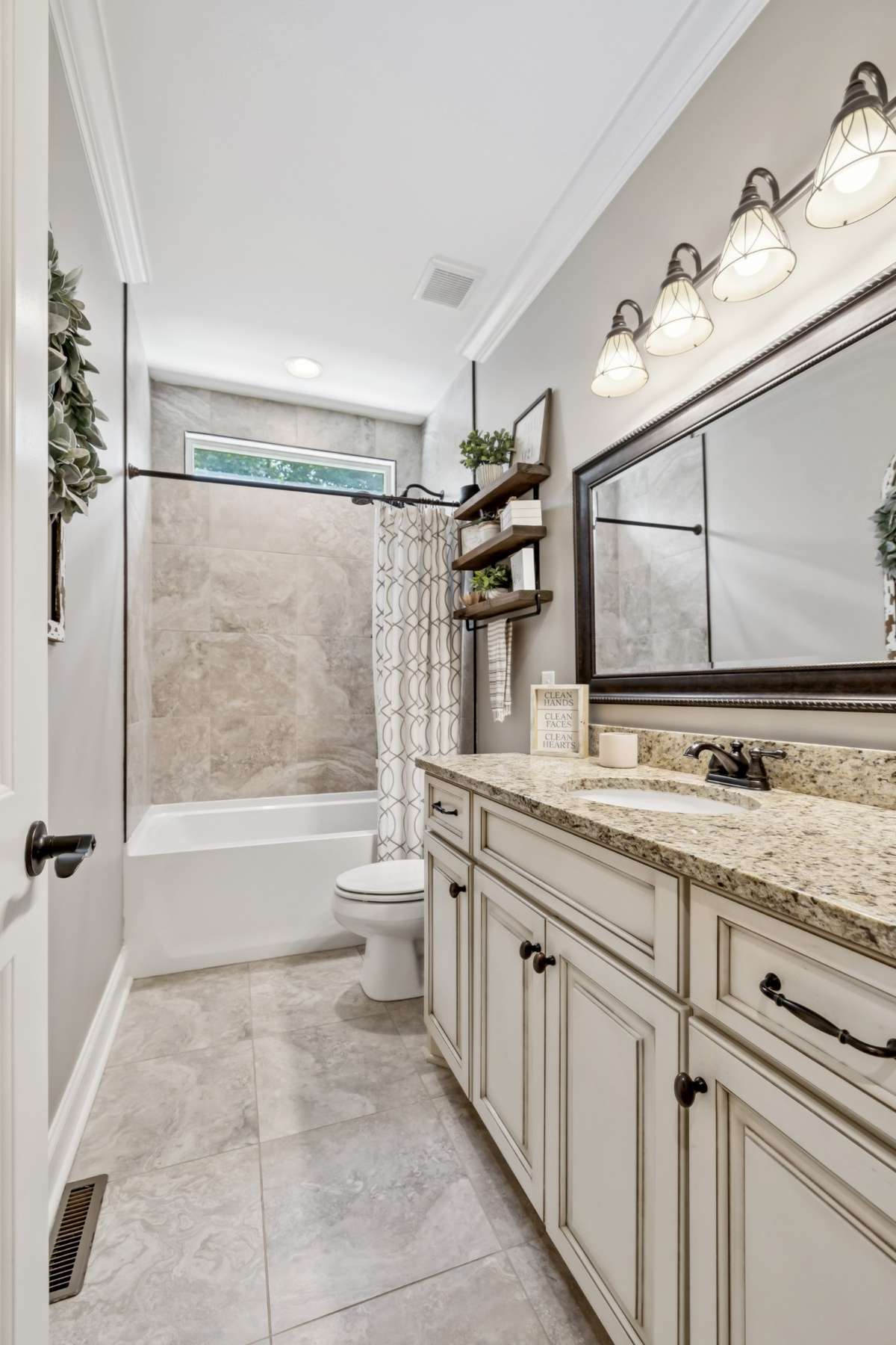 Full guest bathroom