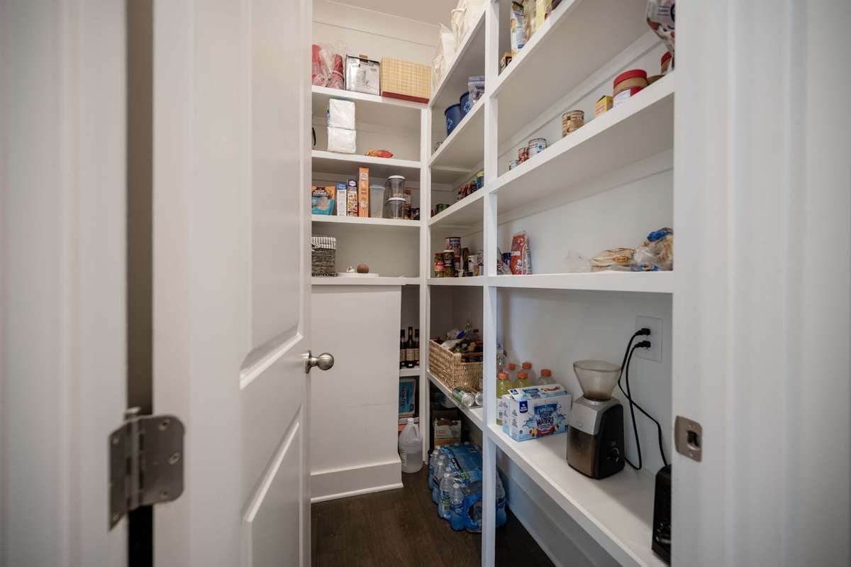 Walk in Pantry