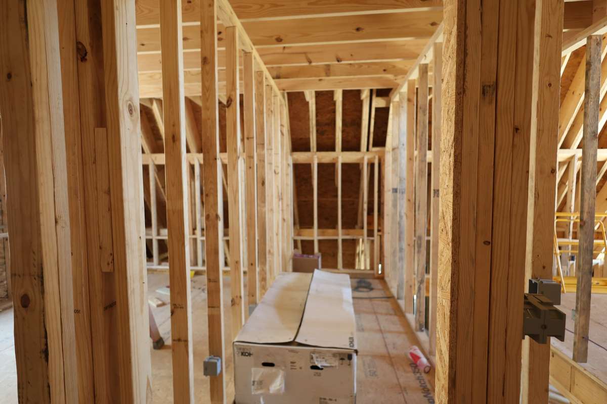 2ndfloor full bath, will feature a tiled tub shower combo.