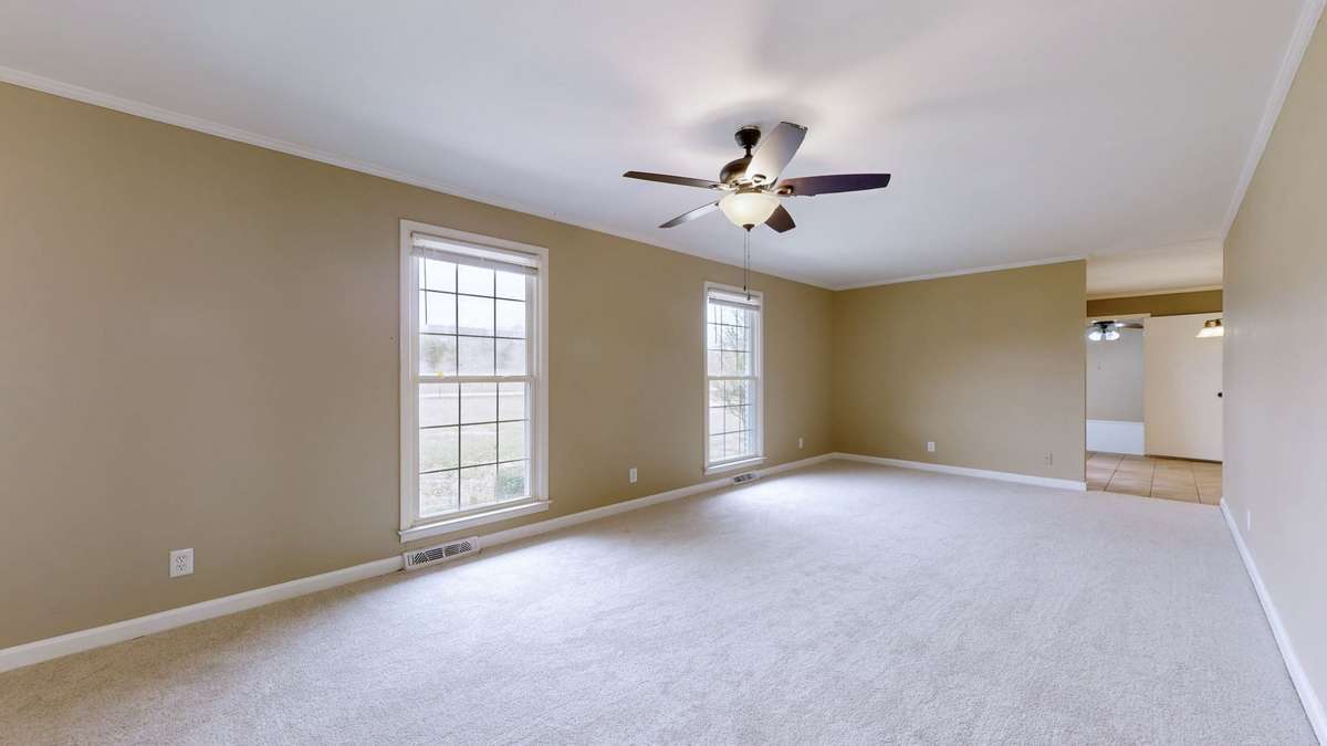 Extra large Living room.  All carpet is new!!