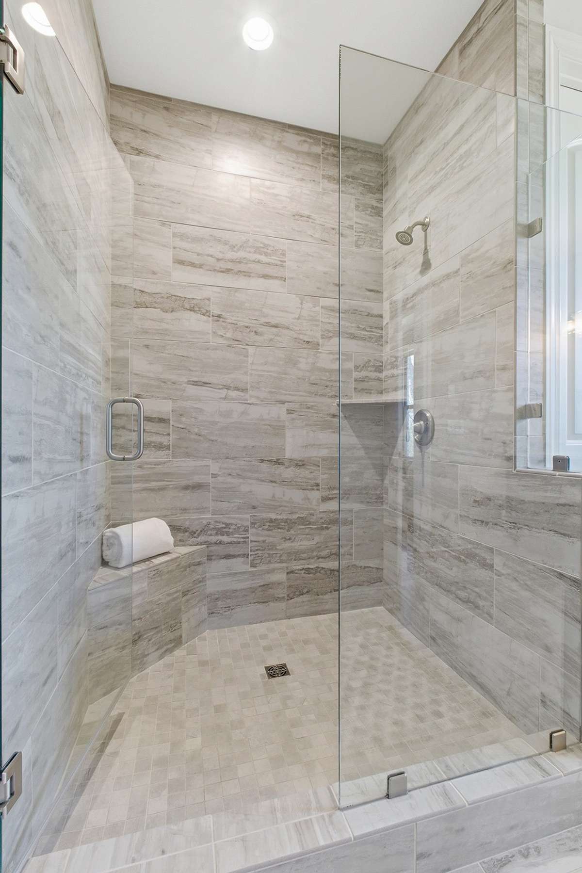 Walk-in spa tile shower w/built-in seat + shelf