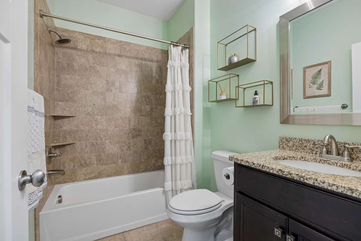 DOWNSTAIRS BATH FOR 2ND DOWNSTAIRS BEDROOM
